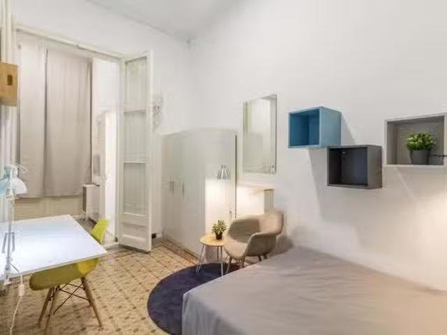 Bonito Habitación en Carrer Gran de Gràcia