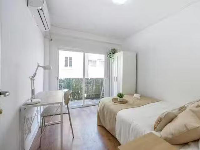 Encantador Habitación en Carrer Guillén Escrivà, La Malva Rosa