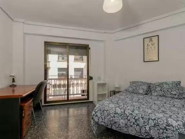 ¡En alquiler! Habitación en Carrer Manolo Taberner, nou Moles