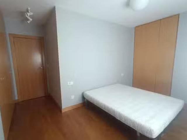 ¡En alquiler! Habitación en Paseo Anelier, Rochapea
