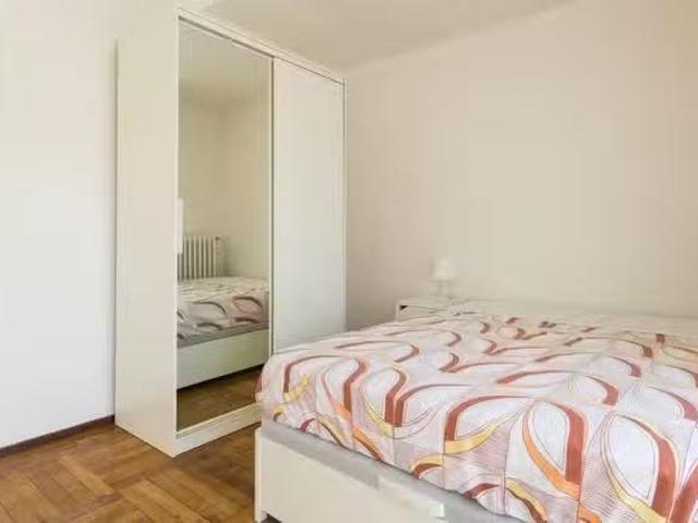 Bonito Habitación en Paseo de la Castellana, Castilla