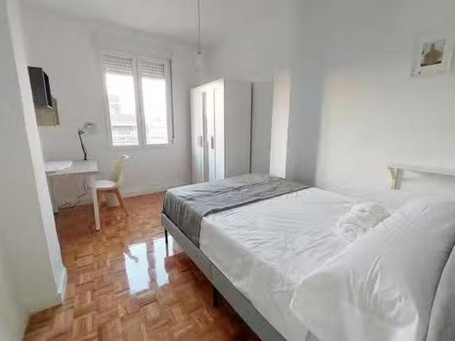 Bonito Habitación en Paseo de las Delicias, Delicias