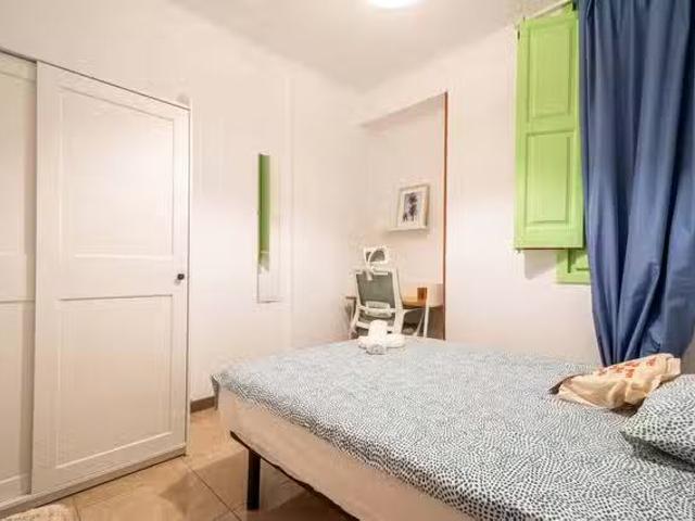 ¡Recién llegado! Habitación en Passatge de Font