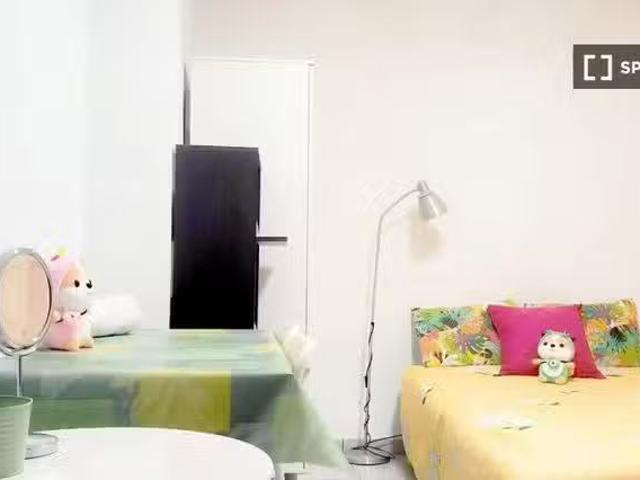 Bonito Habitación en piso compartido en alquiler en Sol, Madrid