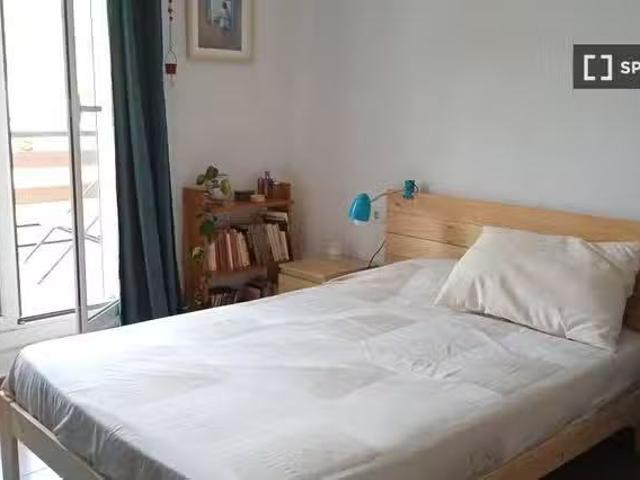 Bonito Habitación en piso compartido en Sant Cugat del Vallès.