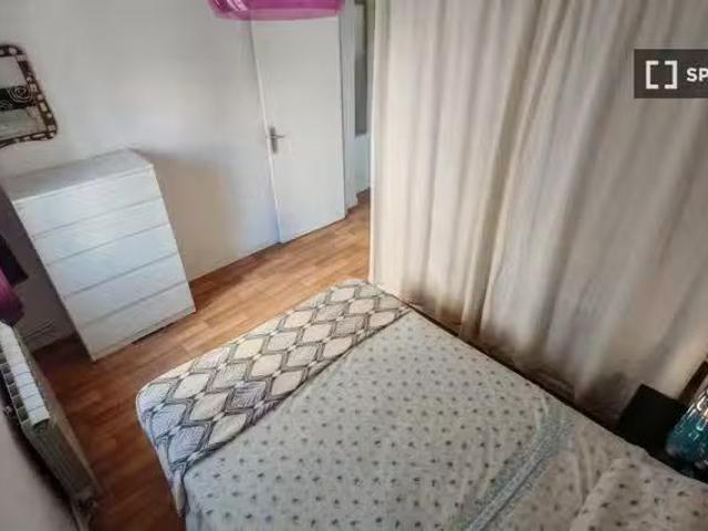¡Recién llegado! Habitación en piso de 2 habitaciones en alqui.