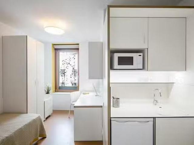 Único Habitación en Plaça de les Caramelles, El Raval