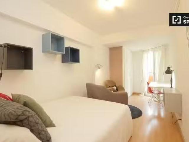 ¡Recién llegado! Habitaciones en piso compartido en Villa Olím.