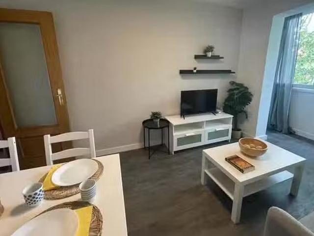 ¡Oferta! Piso de 1 habitación en Calle Almendralejo