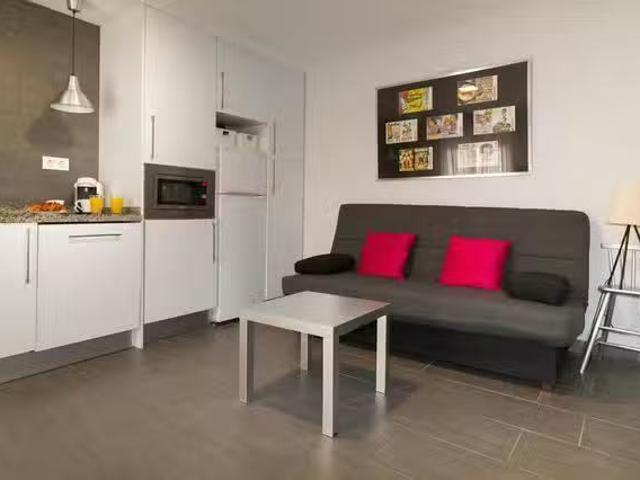 ¡En alquiler! Piso de 1 habitación en Calle Lira, San Julián