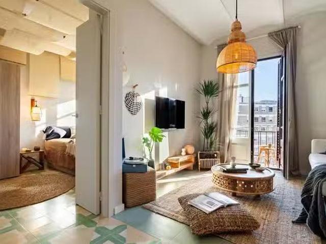 ¡En alquiler! Piso de 1 habitación en Carrer del Comte Borrell