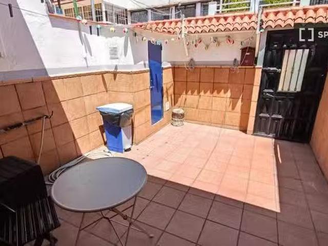 ¡En alquiler! Piso de 2 habitaciones en alquiler en Entrevías.
