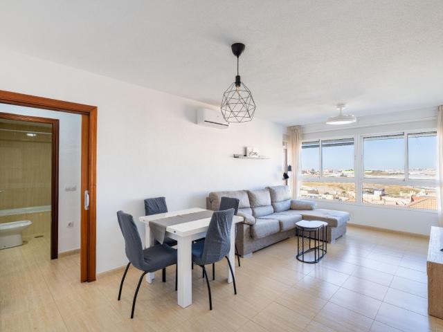 EN ALQUILER PISO 2 DORMITORIOS, GARAJE y PISCINA COMUNITARIA, AGUADULCE NORTE ALMERIA