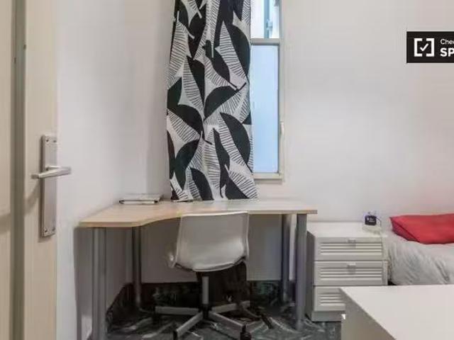 Bonito Se alquila habitación en apartamento de 4 dormitorios e.