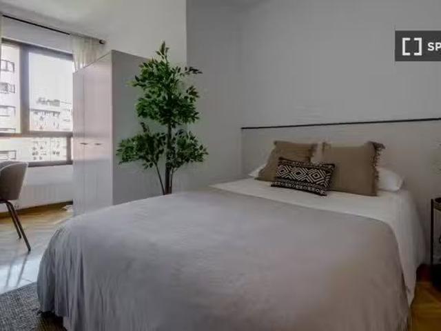 ¡Renta! Se alquila habitación en piso de 6 habitaciones en Est.