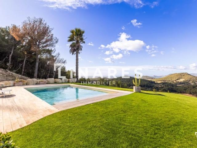 EN APESANTEUR Maison T5 de 168m2 Vue mer Piscine 83740 La cadière d'azur