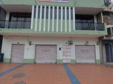 En Av. 25 de Junio Se Vende Excelente Propiedad Rentera de 2 locales comerciales y Departamentos Casa en Venta en Machala La Providencia