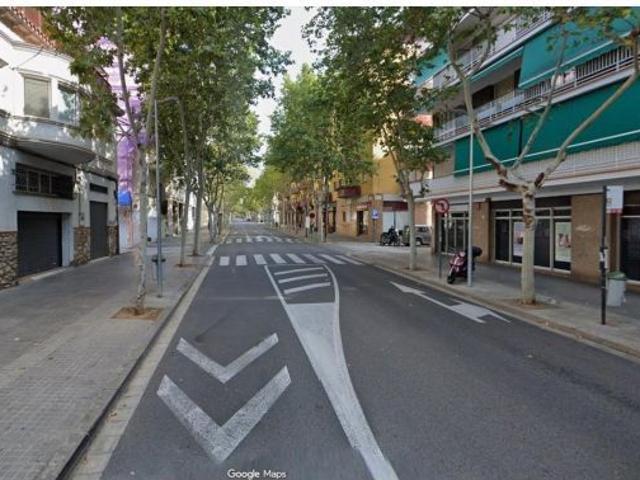 EN AV. BARBERÀ, TODO REFORMADO A ESTRENAR CON TERRAZA CUBIERTA 11 m2