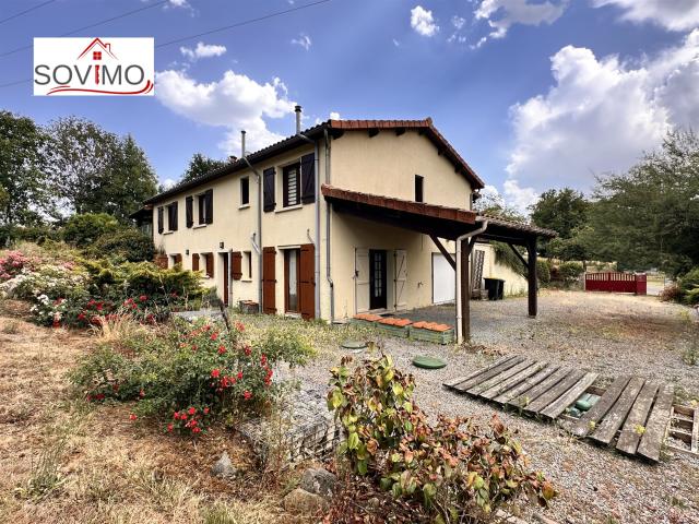 En Campagne, Dans Un Cadre Champêtre, Maison Familiale Avec. 163m² Saint Maurice des Lions
