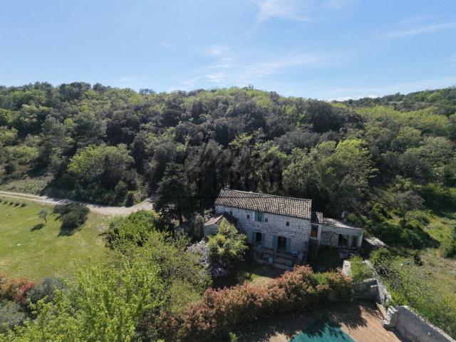 En campagne Mas sur 9500m2 140m² Uzès