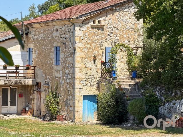 En campagne, non loin du centre ville de LECTOURE, maison an. 131m² Lectoure