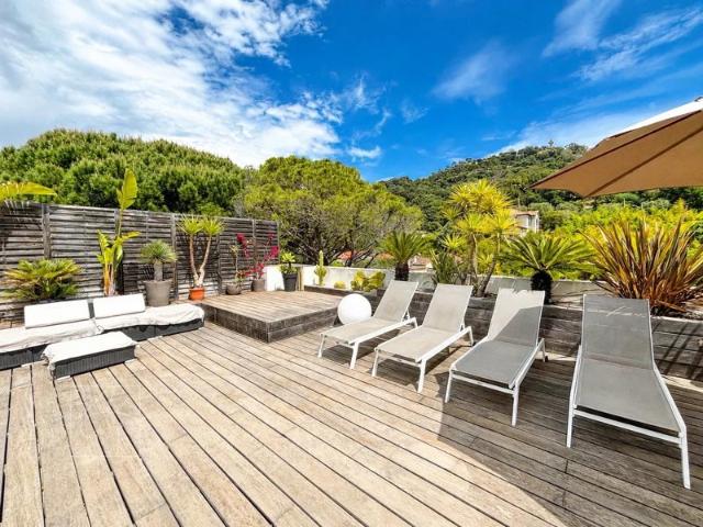 En co exclusivité Cannes Montfleury Superbe Penthouse dans petite copropriété avec piscine