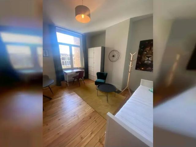 en colocation Appartement Forest Rue Marconi