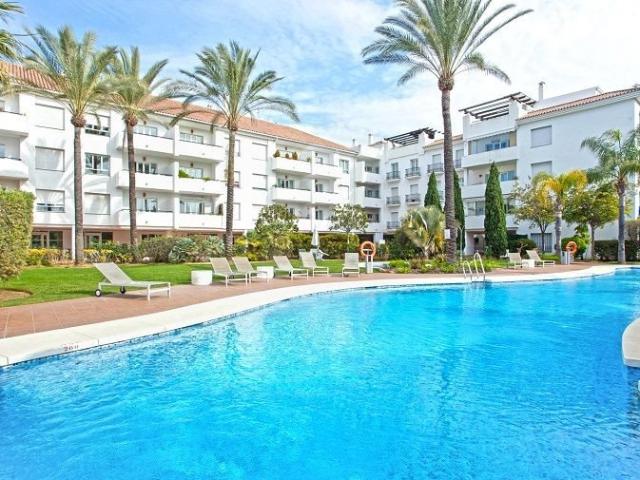 En el corazón de Nueva Andalucía, a tiro de piedra del vibra. 110m² Marbella