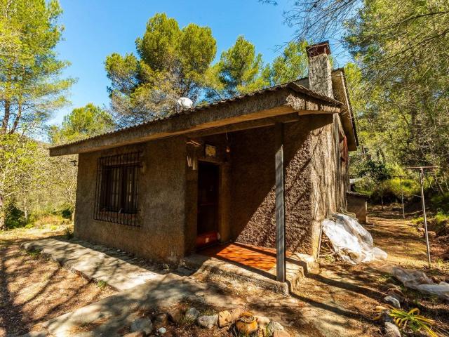 En el paraje natural del Desierto de Las Palmas, entre los m. 101m² Cabanes