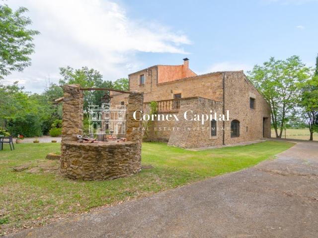 Masía tradicional catalana del siglo Xviii en el Triángulo d. 695m² Forallac