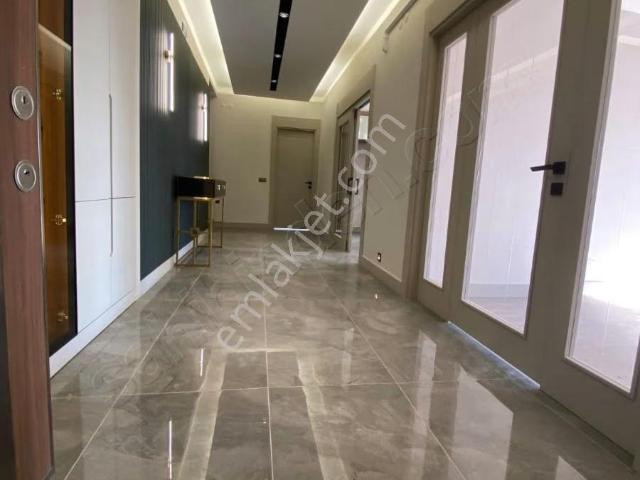 Şen Emlaktan Şehitlikten Kiralık 4+1 Daire