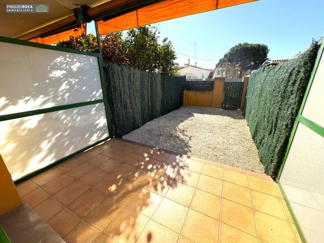 En Eucaliptus, Preciosa Planta Baja de 1 Dormitorio, Comedor estar cocina, con Sofa Cama, Jardin y Terraza de 28 m2, Parking y Trastero de 4 m2