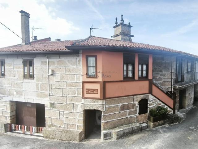 EN EXCLUSIVA CASA RUSTICA HABITABLE CON POZO Y TERRENOS PROXIMOS