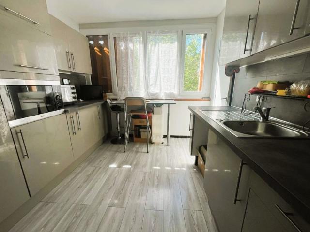 En exclusivité: 4 pièces de 66m² en dernier étage avec balc