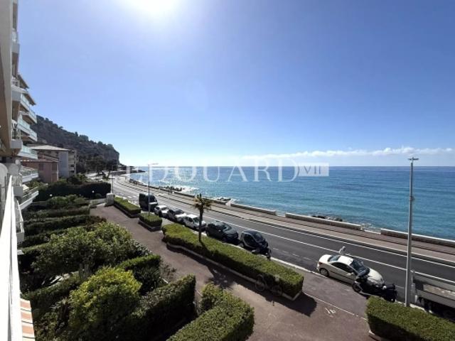 En exclusivité trois pièces face aux plages avec terrasse, splendide vue mer panoramique et garage