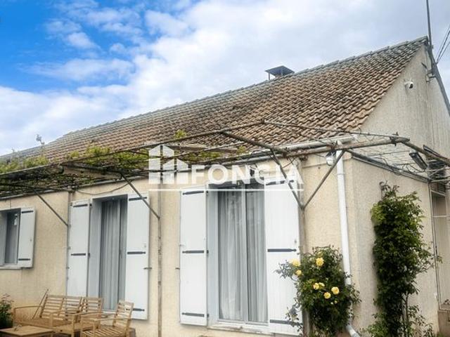 EN EXCLUSIVITÉ VÉRITABLE PLAIN PIED HABITABLE DE SUITE. SUR JARDIN DE 280m2. 4 CHAMBRES