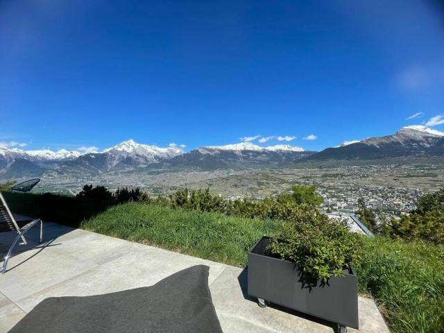 En exclusivité ! Villa contemporaine de haut standing sur le coteau de Sion