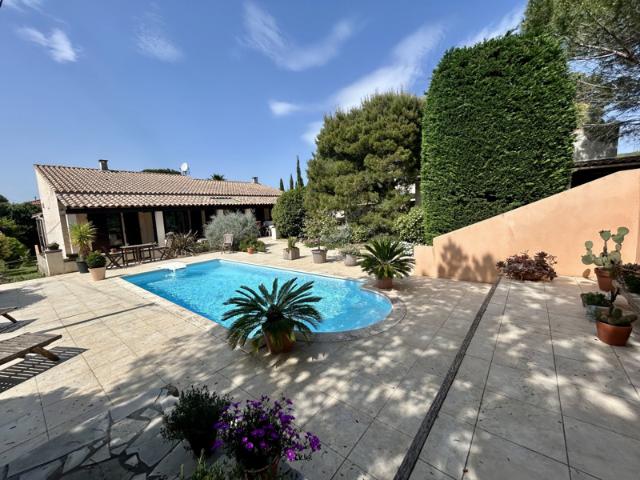 En exclusivité villa plain pied avec piscine dans secteur pr