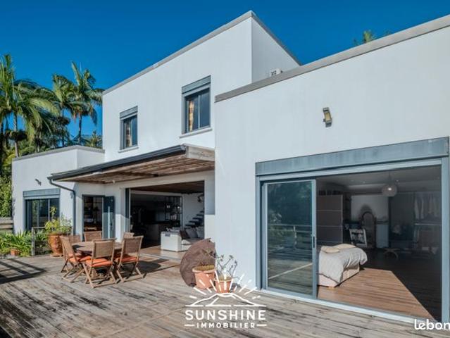 EN EXCLUSIVITÉ – Villa récente au cœur du village avec terrasse, garage et vue mer La Montagne, SUNSHINE IMMOBILIER