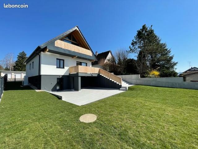 En Exclusivité WERENTZHOUSE MAISON ENTIÈREMENT RÉNOVÉE TYPE F6 SURF 131m2 sur 640m2 de terrain