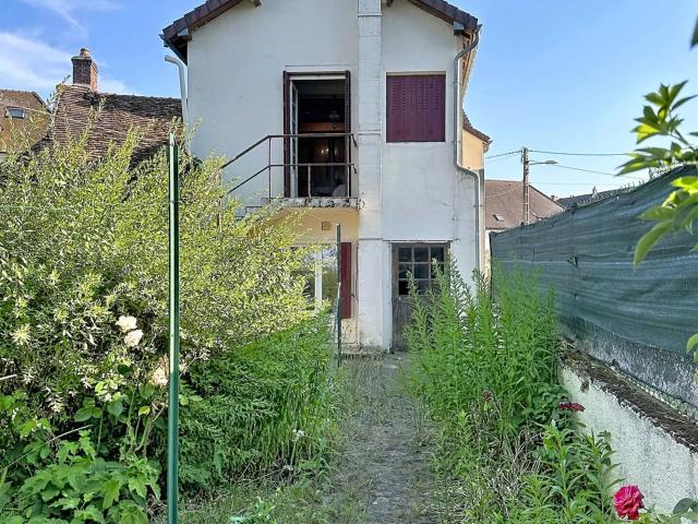 En exclusivité à Saulieu, maison de ville avec jardin 102m² Saulieu