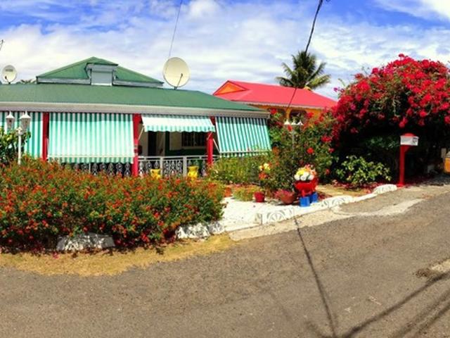 EN EXCLUSIVITE A VENDRE – GRANDE MAISON FAMILIALE AVEC FORT POTENTIEL LOCATIF QUARTIER RECHERCHE SAINTE ANNE