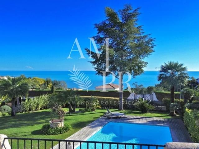 En Exclusivité Amanda Properties – Villa Vue Mer – 5 Chambres Piscine, Séjour et Suite maître de Plain Pied