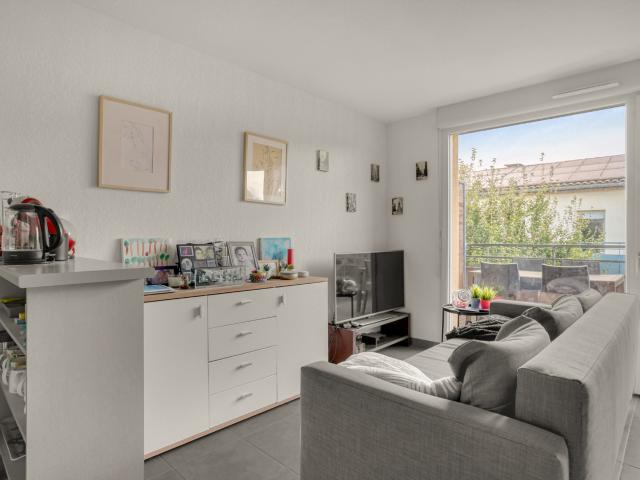 En exclusivité ! DERNIER ÉTAGE ! Appartement T2 de 43 m2 au 2ème et dernier étage à Castanet