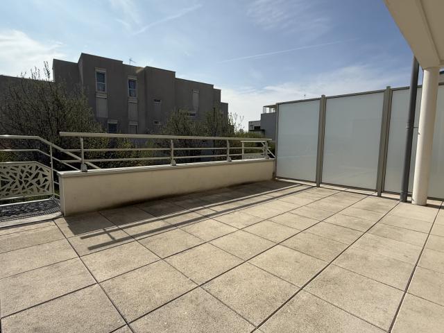 EN EXCLUSIVITE APPARTEMENT DUPLEX TERRASSE JARDIN DOUBLE GARAGE