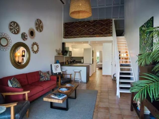 En Exclusivité Appartement Élégant Et Rénové Au Coeur De La. 69m² Saint Martin