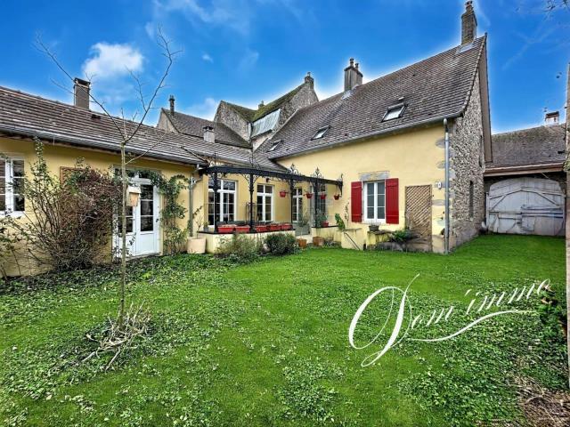 En exclusivité, au coeur du Parc du Morvan maison de caractè. 190m² Rouvray