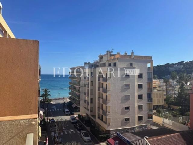 En exclusivité charmant studio finement rénové avec balcon, vue mer latérale et possibilité garage