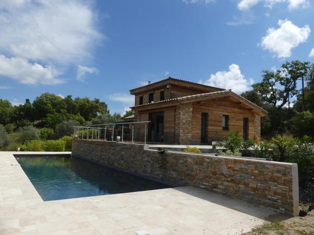 En Exclusivité: Charmante Villa En Bois Face Aux Vignes Vue. 180m² Le Plan de la Tour
