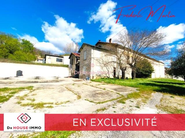 En exclusivité dans le triangle, Uzès, Nîmes, Alès, cave coopérative de 1300 m² sur un terrain de 7100 m²